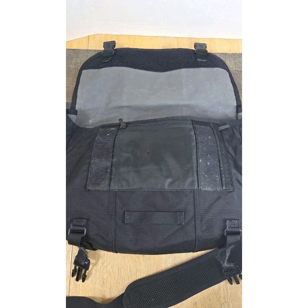 TIMBUK2 Black Classic Messenger Bag Laptop Case 13-15 Inch Nylon TPU